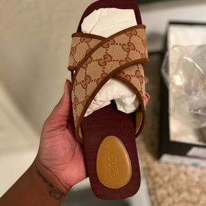 Gucci sandals size 37